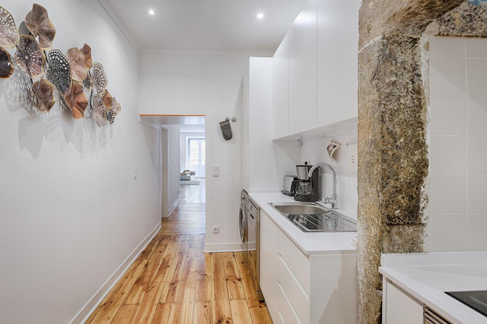 Architectural Gem In Bica Apartment Lisbon Exterior photo
